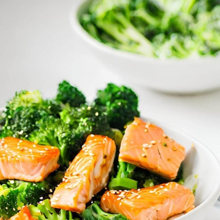 Low Carb Bang Bang Salmon and Broccoli Bowls recipe is a simple dish to make that features few ingredients