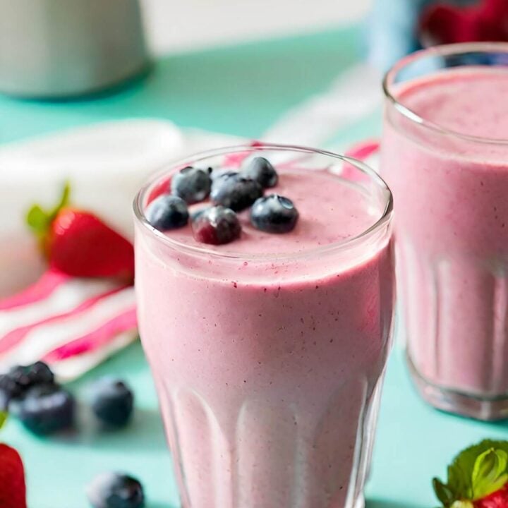 Blue Berry Smoothie is a great low carb breakfast smoothie option if you are trying to keep it low carb